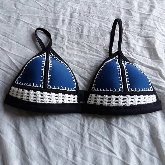 Triangl Farrah Hotel Californa Bikni Top - Picture 7 of 11